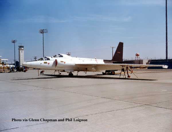 6716 in white w/black tail